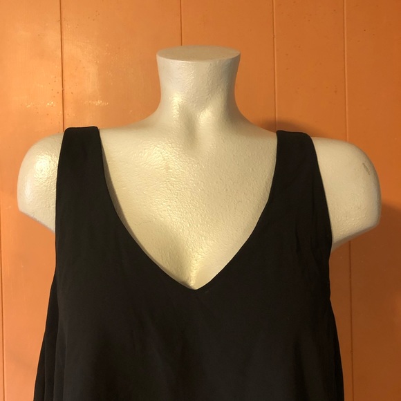 Signature Black Layered Flowing Tank Crop Top, M - Picture 2 of 6
